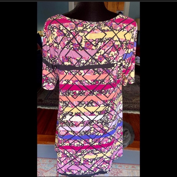 NWOT LuLaRoe Diamonds & Stripes Irma Top..Photos are from @helbax - Picture 3 of 4